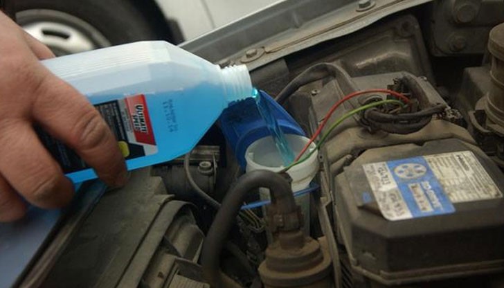 Вредите от употребата на метанолови течности за чистачки са множество