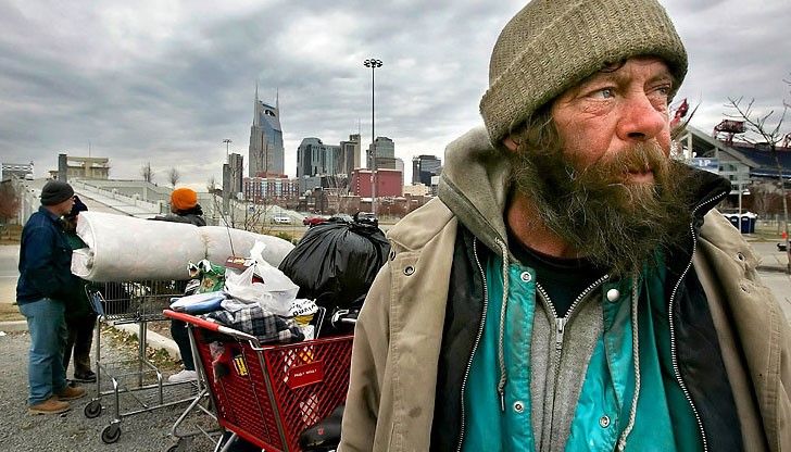 За първи път за последните 40 години болшинството хора в САЩ вече не са представители на средната класа За първи път за последните 40 години болшинството хора в САЩ вече не са представители на средната класа