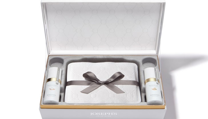 На сайта на компанията се посочва, че за тази цена  купувачът в допълнение към хартията  ще получи специална кутия