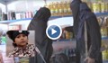 Майката на Джихади Джуниър пазарува в магазин с калашник