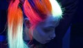 Светещите коси са най-новата мода за 2016 година