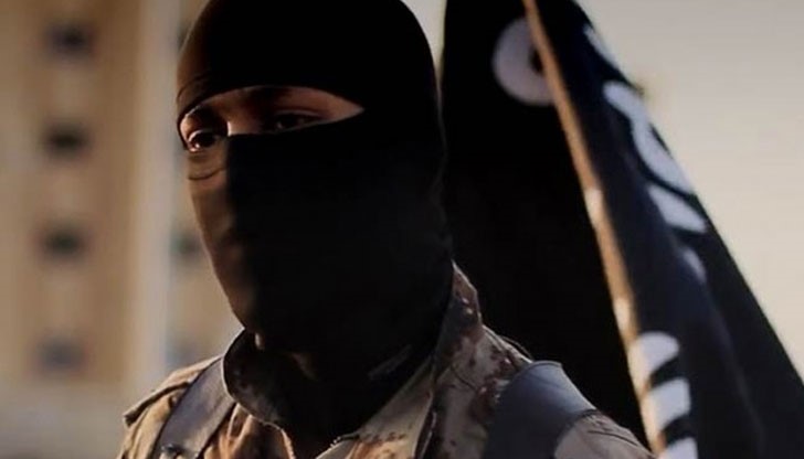 Тя обяснила, че се страхува той да не загине при бомбардировките на водената от САЩ коалиция