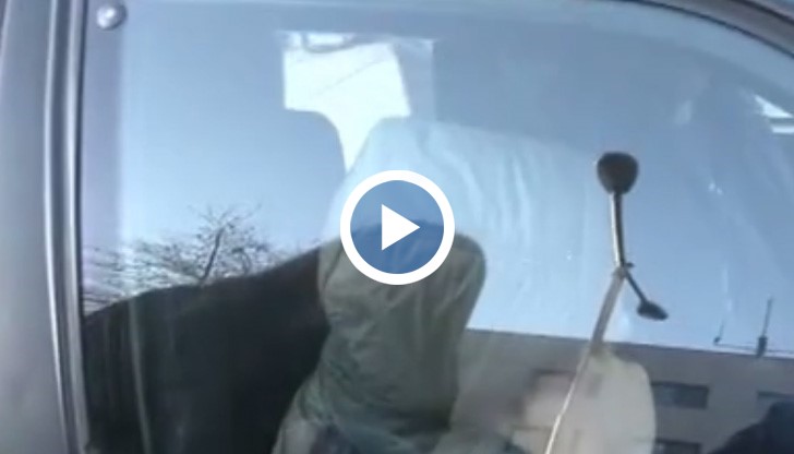 Според психолога на училището, в което учи Димитър - той има проблем с комуникацията