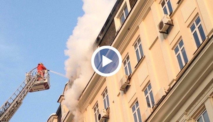 Човешка глупост предизвика пожар в една от старите исторически сгради в центъра на София