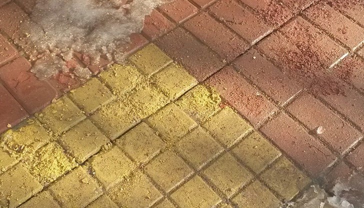 Най-модерните плочки, произведени в най-модерния завод нещо се прецакаха Най-модерните плочки, произведени в най-модерния завод нещо се прецакаха