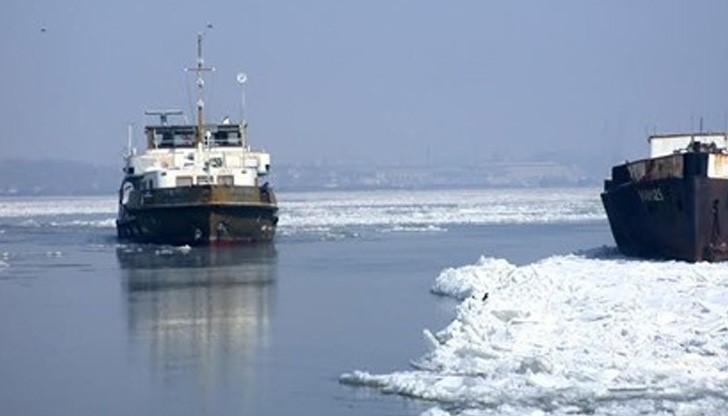 Речните превозвачи от години настояват държавата да закупи или осигури ледоразбивач Речните превозвачи от години настояват държавата да закупи или осигури ледоразбивач