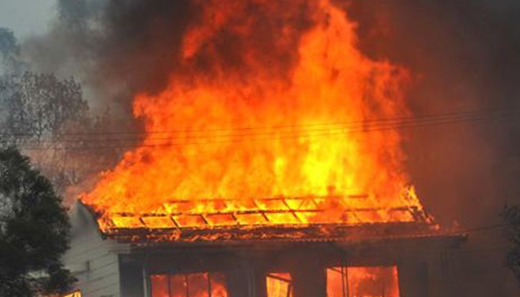 Жената живеела в приземния етаж на къщата, като се отоплявала с печка на дърва Жената живеела в приземния етаж на къщата, като се отоплявала с печка на дърва