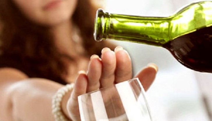 Хората, отказали се от алкохола напълно, умират по-рано от другите