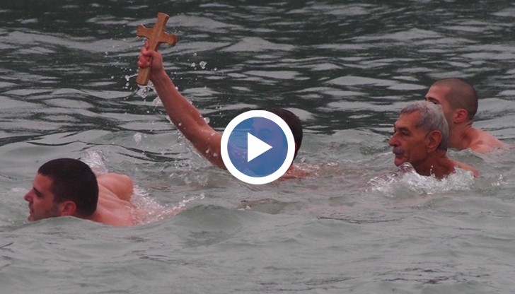 24-годишният Анжел извади кръста във Варна