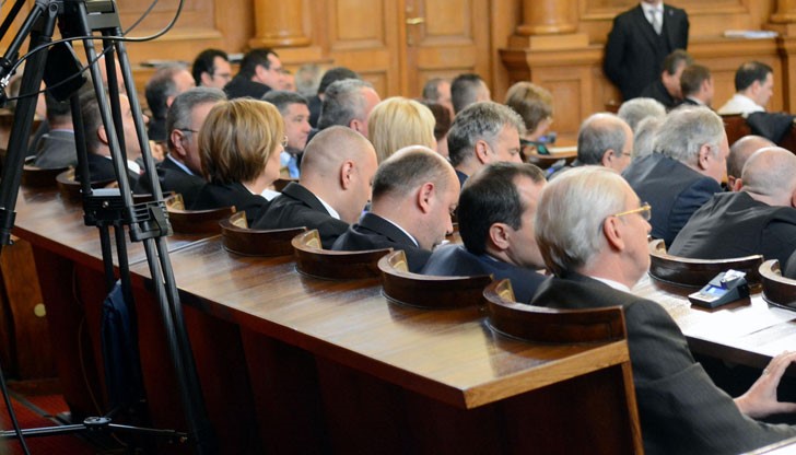 При пътувания в чужбина се оказва, че те не владеят дори и разговорен английски При пътувания в чужбина се оказва, че те не владеят дори и разговорен английски