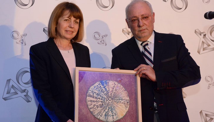 Кметът на София Йорданка Фандъкова получи приза „Политик на годината“, който се връчва от „Дарик радио“