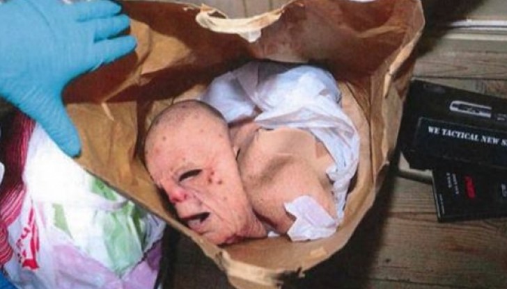 Маската, с която докторът изнасилвал жертвата си