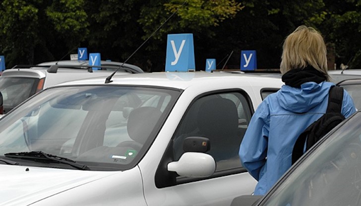 Близо 300 шофьори, получили книжки през 2015 г., ще останат без тях Близо 300 шофьори, получили книжки през 2015 г., ще останат без тях