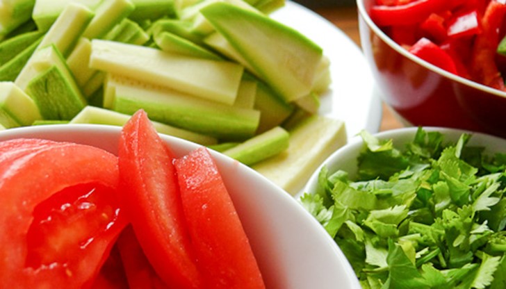 В своя статия във Food Poisoning Journal Марлър разкрива шест храни, които е изключил от менюто си