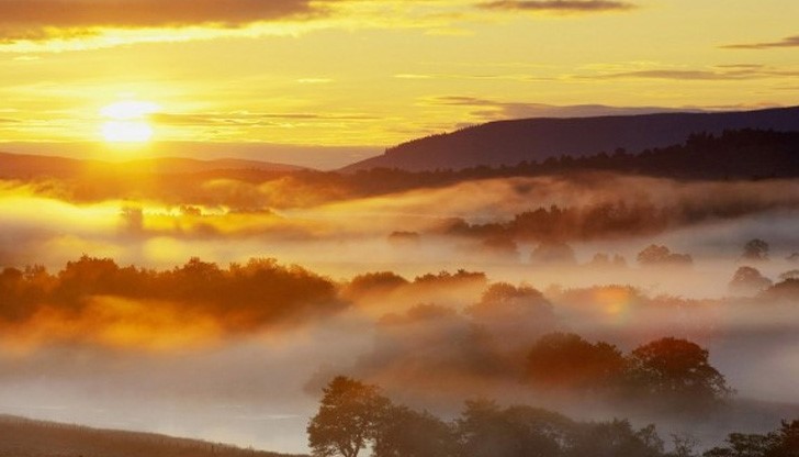 Максималните температури ще са от 5-6° в районите с по-трайна мъгла, до 15-16° на места в Предбалкана