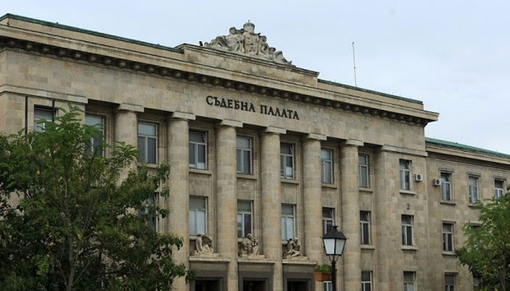 Окръжният съд в Русе даде днес условна присъда от две години затвор с четири години изпитателен срок