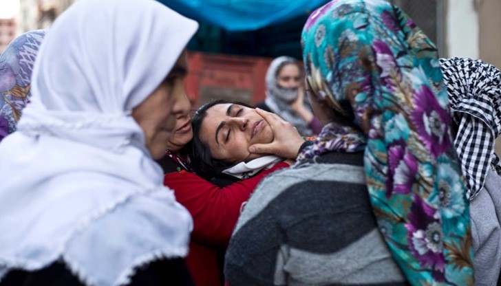 Реалността е, че Турция безсрамно арестува и убива кюрдски цивилни - за това, че са кюрди Реалността е, че Турция безсрамно арестува и убива кюрдски цивилни - за това, че са кюрди