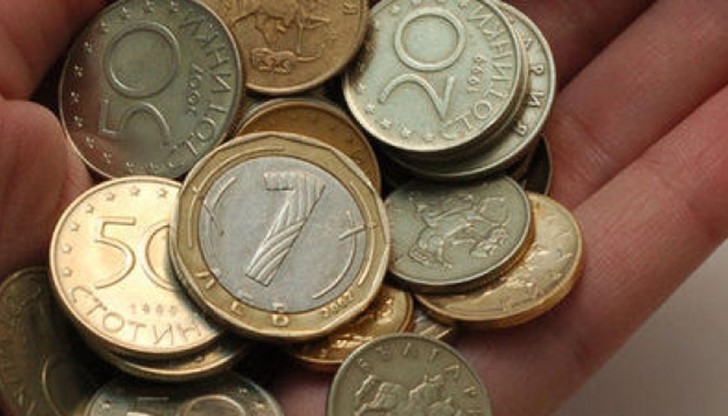 Мъж с малкото си дете е бил нападнат на гише, докато плаща сметката си за парно със стотинки Мъж с малкото си дете е бил нападнат на гише, докато плаща сметката си за парно със стотинки