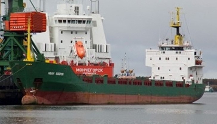 Причина за спирането на кораба станали отклоняване от курса на плавателния съд и опасни маневри