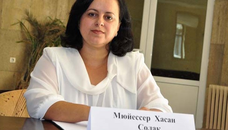 Нейните контакти са под наблюдение на спецслужбите от близо година