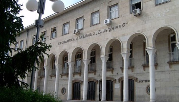 В сложна ситуация г-н Танев е лансирал идеята академията да стане филиал на университета в Русе