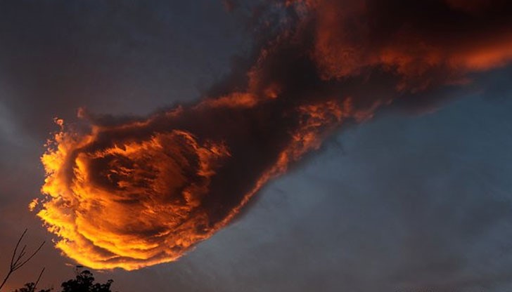 Блогър е заснел в небето над остров Мадейра облак с необичайна форма