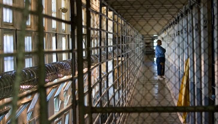 Жената е осъдена на лишаване от свобода в размер на 4 години и 6 месеца Жената е осъдена на лишаване от свобода в размер на 4 години и 6 месеца