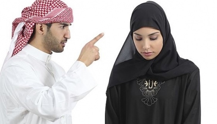 Мюсюлманските мъже мислят за жената само в категориите бяло и черно, добро и лошо