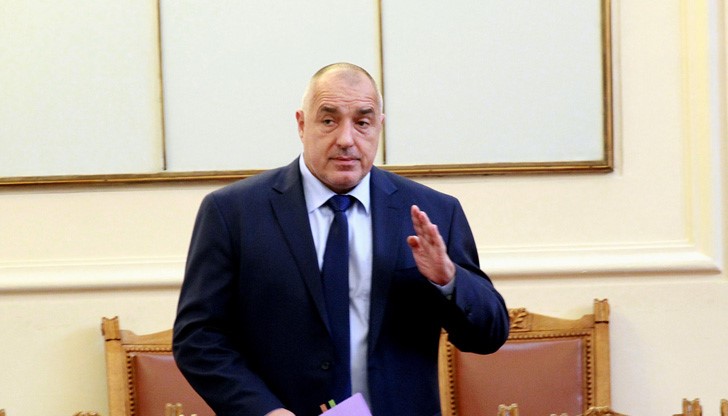 По-рано през деня премиерът и министър Танев са разговаряли в Министерския съвет