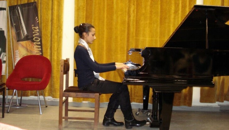 В музикалната гимназия не са купувани нови инструменти повече от 50 години