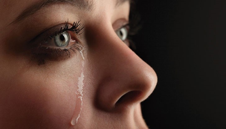 Звезделина мисли за самоубийство, за да се спаси от мизерията