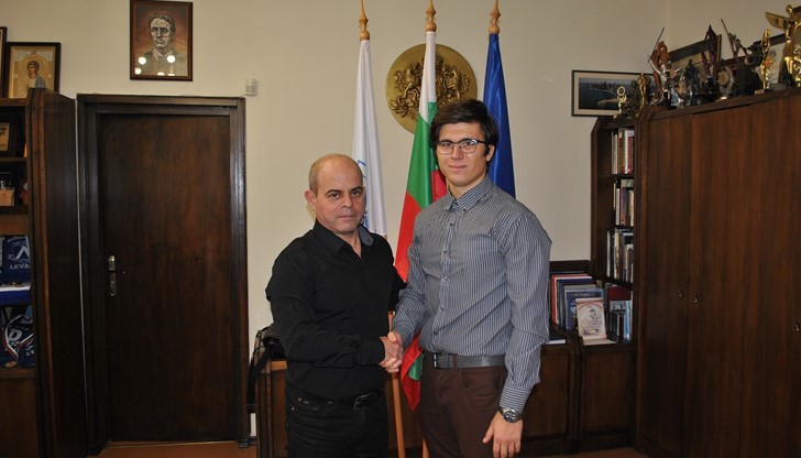 Пламен Стоилов поздрави четвъртокурсника за отличния успех