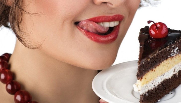 Поверието гласи, че когато духнеш горящите свещи на тортата за рождения си ден, ще ти се изпълни едно желание Поверието гласи, че когато духнеш горящите свещи на тортата за рождения си ден, ще ти се изпълни едно желание