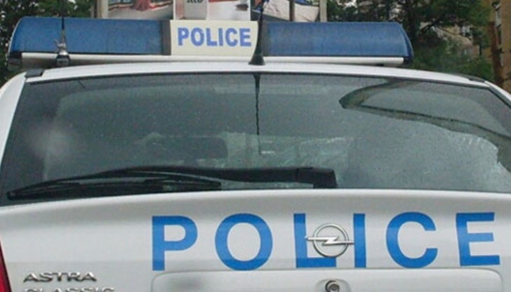 Полицията арестува двама мъже, опитали да регистрират кола в КАТ с фалшиви документи