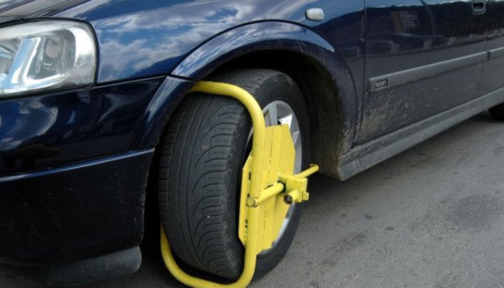Да се забрани поставянето на скоби на неправилно паркирани автомобили пред гаражи