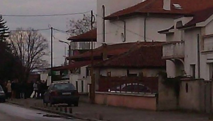 Близките на Йорданка и Петя изпратиха невинните жертви в бели ковчези и бели хризантеми