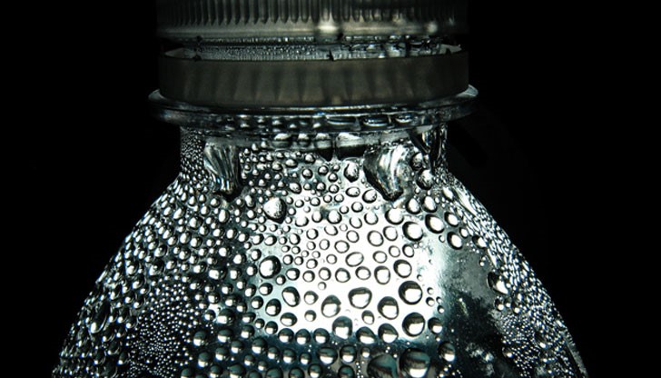 Устройството разчита на механизма на кондензацията