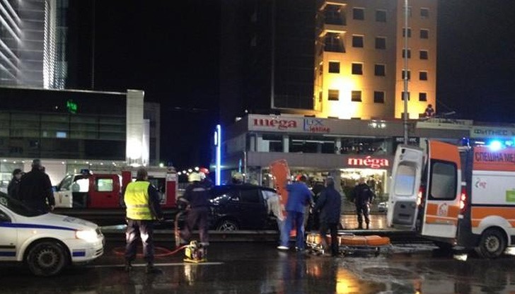 Тежкият инцидент предизвика километрично задръстване в и без това натоварения трафик Тежкият инцидент предизвика километрично задръстване в и без това натоварения трафик