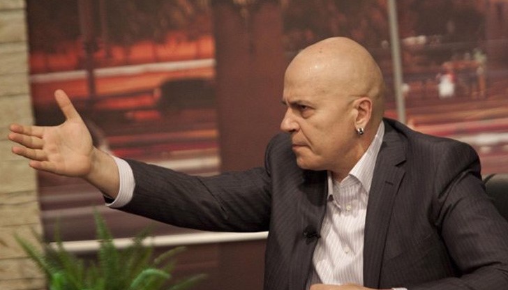 С това Митев намекна за факта, че преди шефа си известно време мачкаше чаршафите с русата красавица Мартина Джорджевич С това Митев намекна за факта, че преди шефа си известно време мачкаше чаршафите с русата красавица Мартина Джорджевич