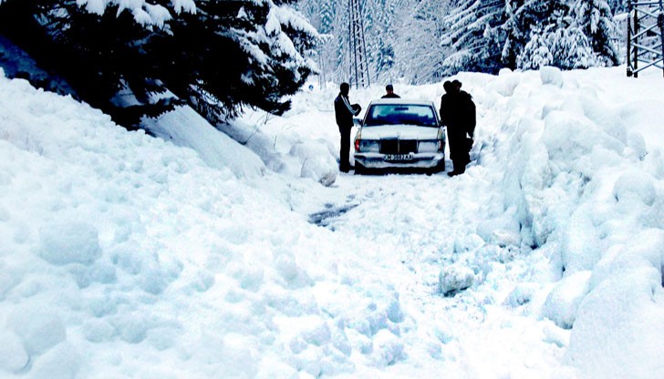 При снеготопенето в планините се повишава лавинната опасност