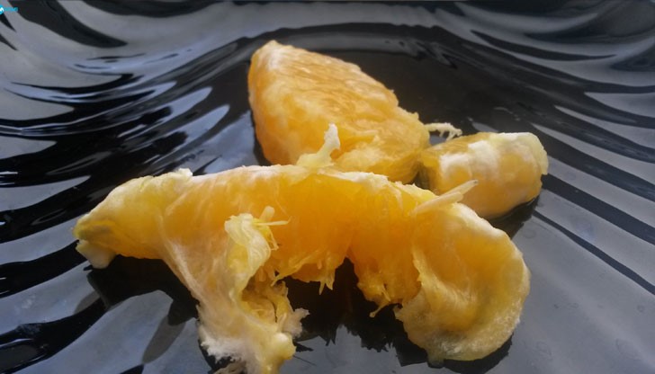 Портокали, бъкани с червеи, се продават в големите вериги магазини