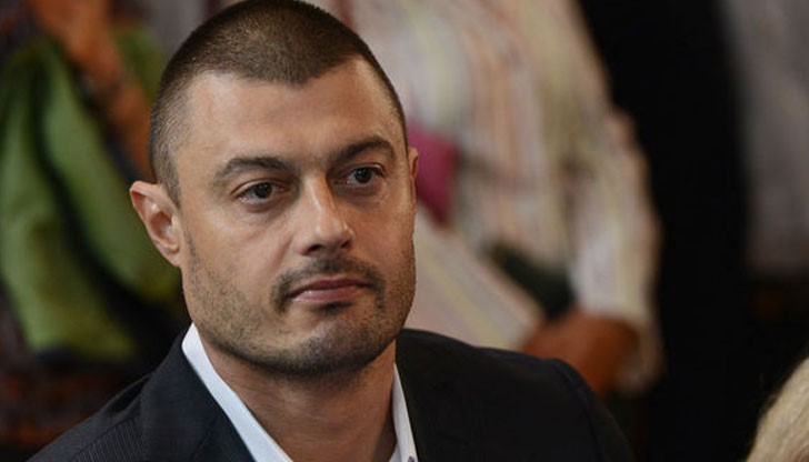 Това поиска евродепутатът Николай Бареков в коментар на горещата тема, свързана с насилниците от Кьолн Това поиска евродепутатът Николай Бареков в коментар на горещата тема, свързана с насилниците от Кьолн