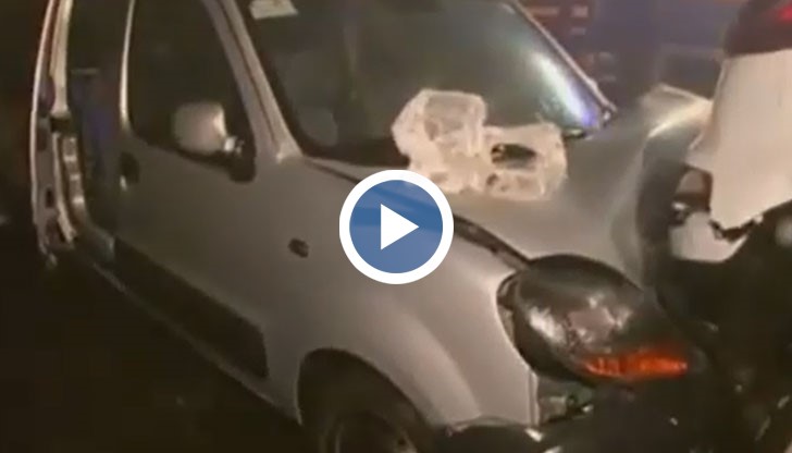 Четирима души загинаха при зверската верижна катастрофа с участието на около 70 автомобила