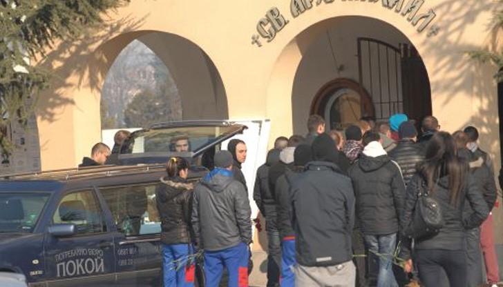 Боян е бил единствено дете в семейството и трагедията е неописуема