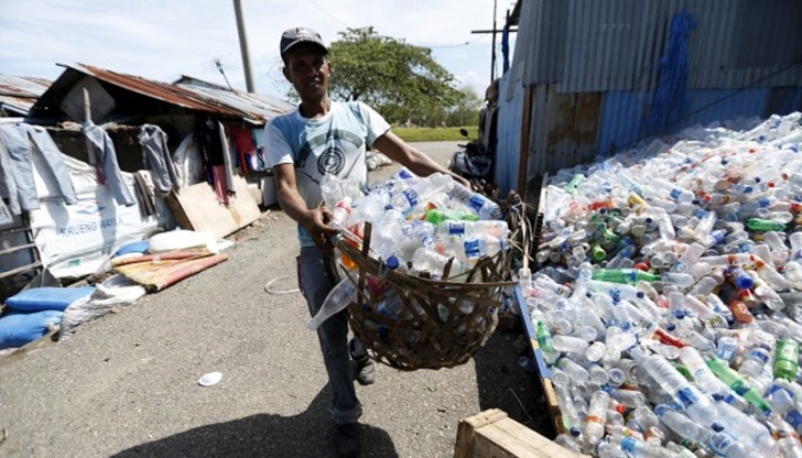 Масата на пластмасовите боклуци в океаните ще е по-голяма от тази на рибите до 2050 г. Масата на пластмасовите боклуци в океаните ще е по-голяма от тази на рибите до 2050 г.