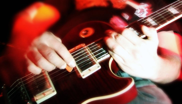 За 22 ч. на 5 февруари се очаква и началото на изявата на "Обратен ефект"