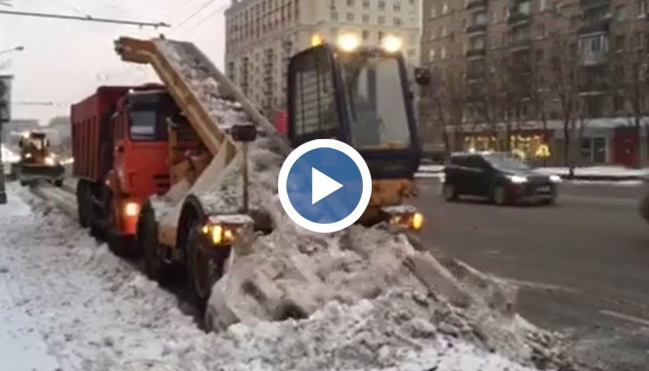 Ето как се почиства снега в Русия
