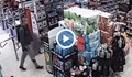 Камери заснеха напомпан батка как отмъкна най-скъпия бърбън от магазин