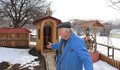 Русенски пенсионер вдигна църква в двора си