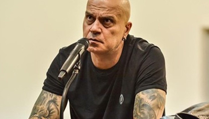 Ясновидецът Роберто Методиев разкри интересни неща в прогнозата си за Слави Трифонов Ясновидецът Роберто Методиев разкри интересни неща в прогнозата си за Слави Трифонов